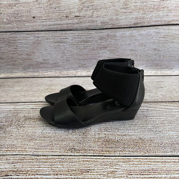 Vera Wang "redfree” black sandals, size 6 with stretchy ankle strap - Picture 2 of 7